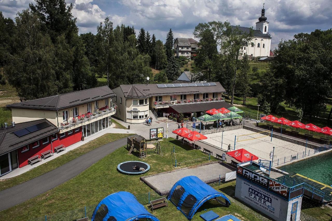 Penzion Acrobat Park Štíty Esterno foto